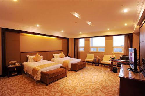 Chutian Guangdong International Hotel Wuhan Bagian luar foto